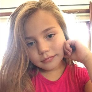 Meet your Posher, Danya